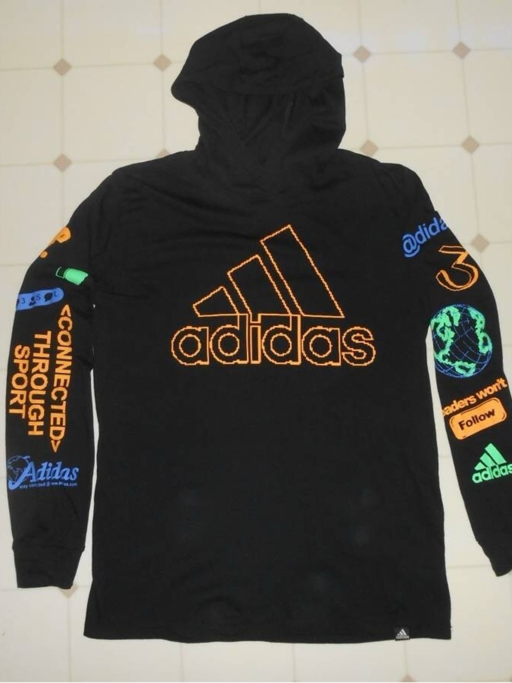 adidas Black Hoodie long sleeve pixel graphic tee size small (8)